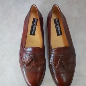 Men's dress shoes